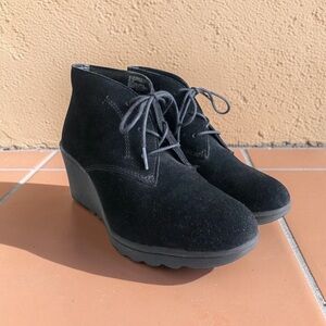 White Mountain Black Wedge Ankle Boots